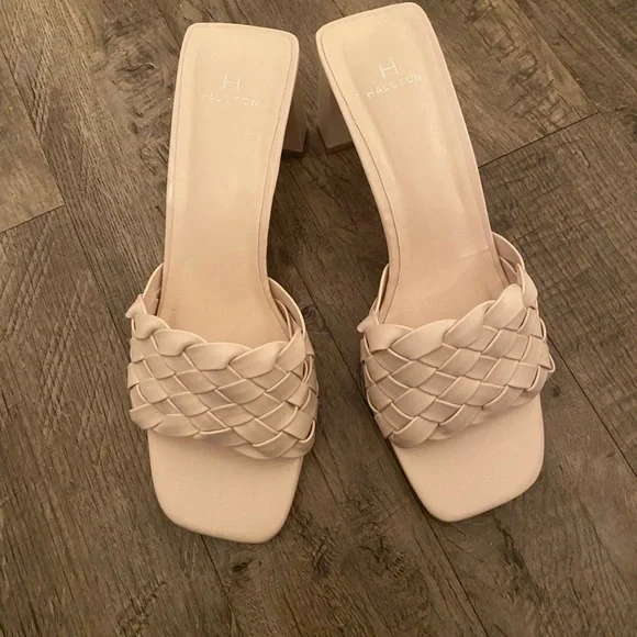 Heels - Picture 2 of 5